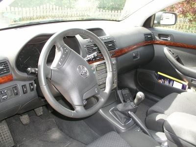 Avensis Innenraum. 