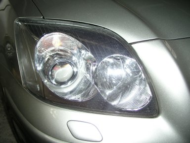 Scheinwerfereinheit mit Standlicht. Scheinwerfer vorne rechts.