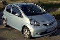 Front und Beifahrerseite des Toyota Aygo. 