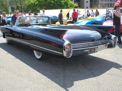 Schwarzes 1960er Cadillac Cabrio. 1960 Cadillac.