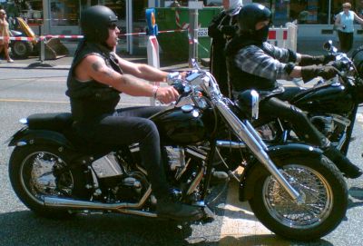 Schwarze Harley Davidson. 