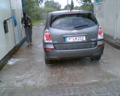 Bei einem MPV ist viel Fläche zu waschen. Bei einem MPV ist viel Fläche zu waschen.