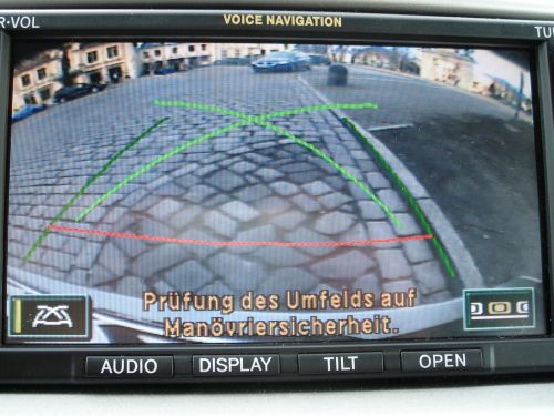Monitorbild der Rückfahrkamera im Corolla Verso. 