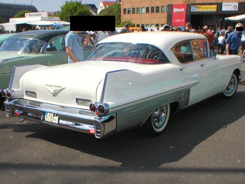 Weißer Cadillac Fleetwood 1954. 
