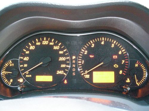 Instrumente im Avensis. Instrumente im Avensis.