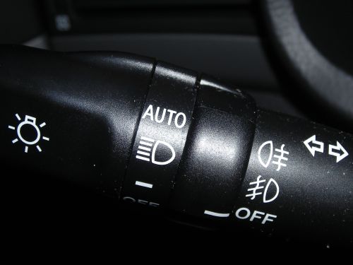 Lichtschalter mit Automatikfunktion beim Avensis. 