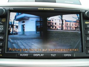 Monitor mit aktivierter Seitenblickfunktion. Monitor mit aktivierter Seitenblickfunktion.
