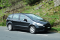 Unser Mietwagen: ein schwarzer Ford S-MAX Diesel. 