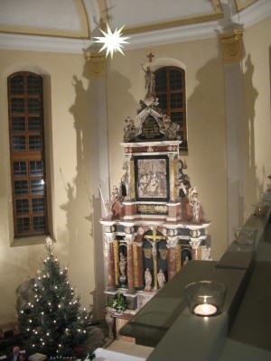 Altar. Altar.