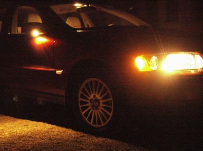 Keine integrierten Blinker, sondern Bodenleuchten! Keine integrierten Blinker, sondern Bodenleuchten!