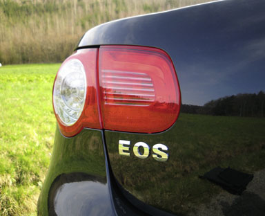 Typenschild des Eos. Typenschild des Eos.