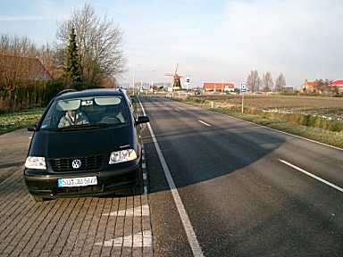 Der Sharan auf der Landstrasse. Der Sharan auf der Landstrasse.