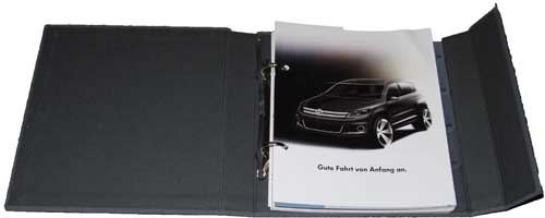 VW schickte eine Begrüßungsmappe mit werbewirksamen nützlichen Informationen vorab. Begrüßungsmappe für Neukunden.