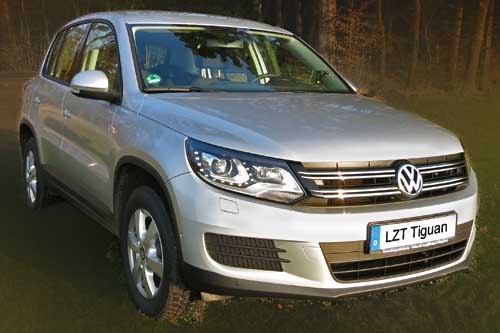 Mein Auto von rechts vorn fotografiert. Mein Auto von rechts vorn fotografiert.