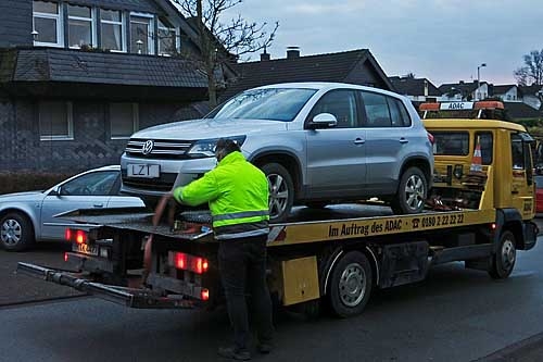 Mein Tiguan auf dem Abschleppwagen. 