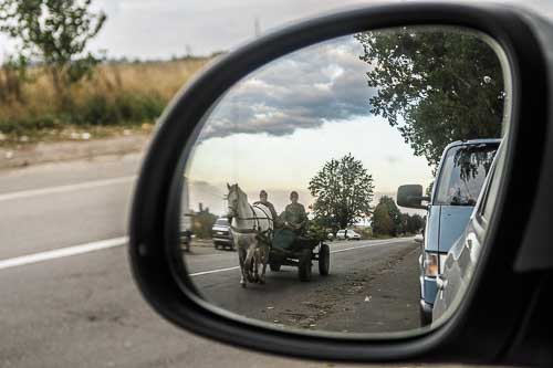 Panjewagen auf ukrainischen Straßen. Panjewagen auf ukrainischen Straßen.