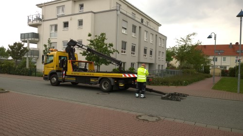 Vorbereitung zum Abschleppen. Vorbereitung zum Abschleppen.