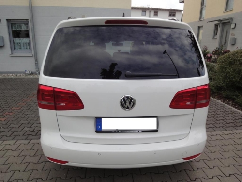 Das Heck ohne Motorbezeichnung und ohne Modellname. Das Heck ohne Motorbezeichnung und ohne Modellname.