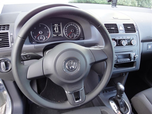 Das Lenkrad. Das Lenkrad vom VW Touran.