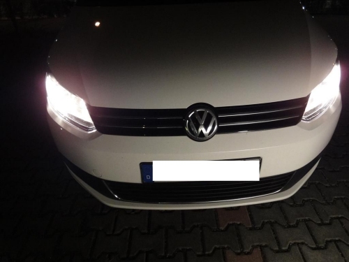 Touran bei Nacht. Die Beleuchtung des Touran.