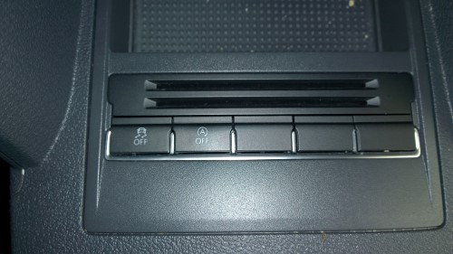 Schalter für Start-Stopp-Automatik. Schalter für Start-Stopp-Automatik.