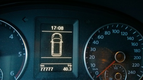 Das Tacho bei Kilometer 77777. Das Tacho bei Kilometer 77777.