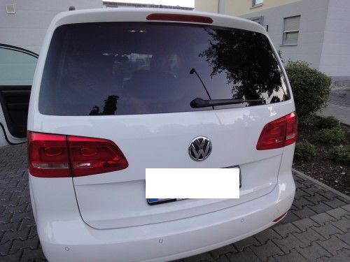 Die Kofferraumtür. Die Kofferraumtür.