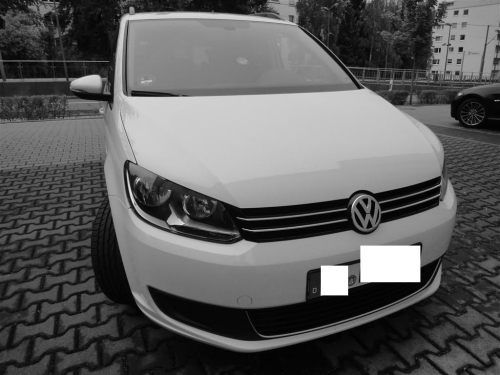 Etwas seitlich von vorne. Etwas seitlich von vorne.