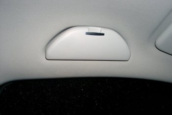 Das Brillenetui eingebaut im Touran. Das Brillenetui eingebaut im Touran.
