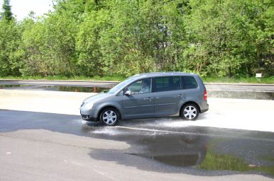 Man beachte die noch immer vorhandene Geschwindigkeit. 