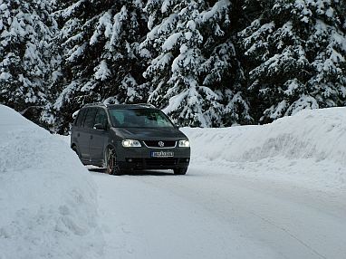 …und auch in den Kurven. …und auch in den Kurven.