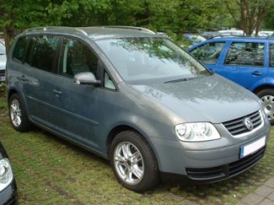 VW Touran in bambus grey. 