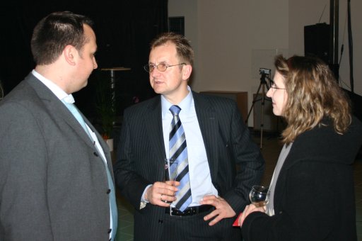 Jan Morgenthum (links), Herr Kückelhan und Dorrit Klapdor im Gespräch. Jan Morgenthum (links), Herr Kückelhan und Dorrit Klapdor im Gespräch.
