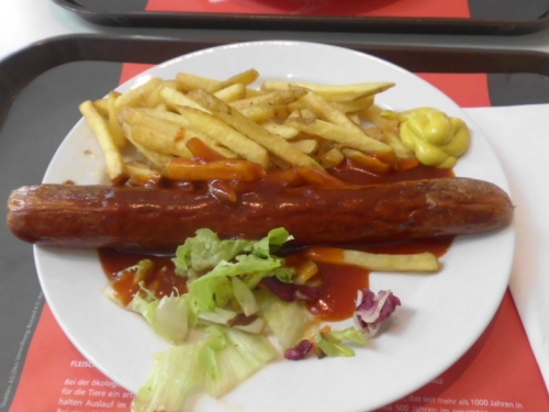 Currywurst in der Autostadt. 