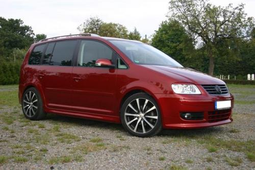 Der Touran in redspicemetallic. Touran 2,0l.