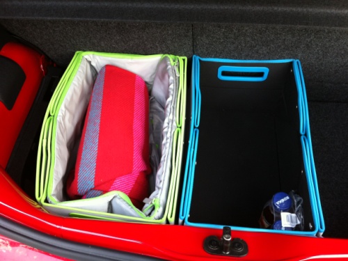 Die Travebox und die Citybox zusammen im Kofferraum. Travelbox und Citybox im Kofferraum.